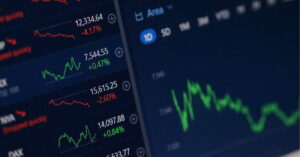 Dólar comercial sobe e Bitcoin cresce, enquanto Ibovespa cai 0,34% no mercado financeiro de maio de 2025.