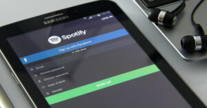 Royalties do Spotify para artistas brasileiros crescem em 2024