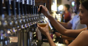 Cervejeiros celebram medalhas na World Beer Cup 2025 representando as melhores cervejarias dos Estados Unidos