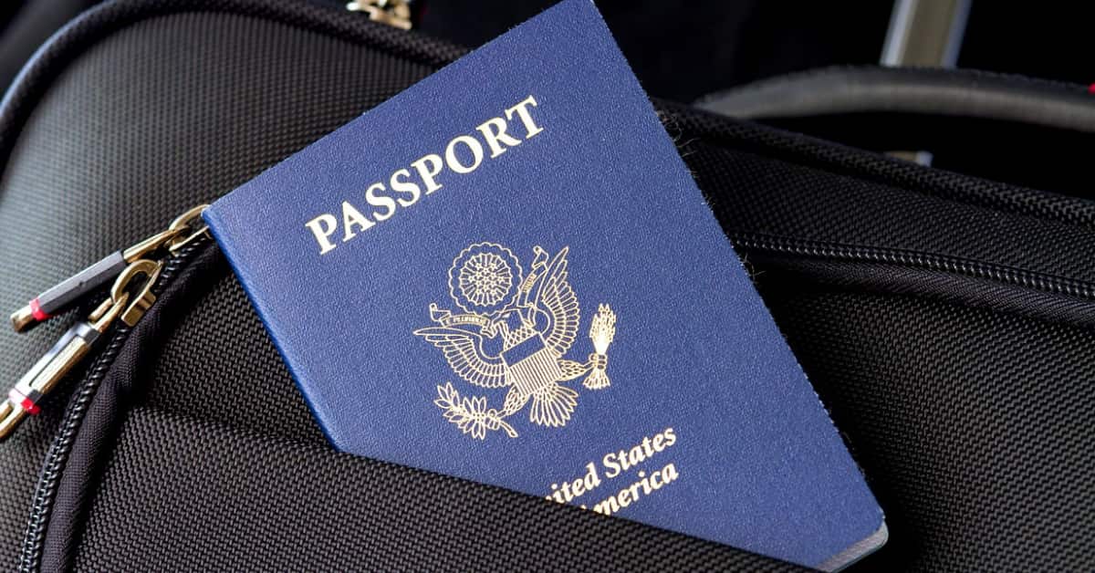 Queda no preço das passagens aéreas em abril impacta inflação e custo de vida