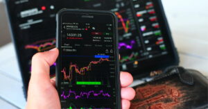 Câmbio e Ibovespa apresentam variações no mercado financeiro de hoje