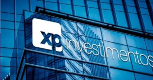 A imagem mostra a fachada da XP Investimentos para representar a XP Investimentos fora do ar