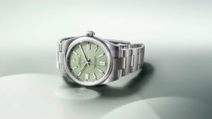 Relógio mais barato da Rolex, modelo Oyster Perpetual 34 com mostrador verde e pulseira em aço Oystersteel
