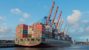 Exportação brasileira para a Argentina sobe 52% e reverte déficit, gerando superávit no comércio entre os dois países nos primeiros meses de 2025.