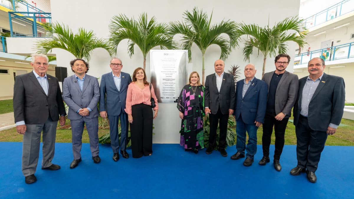 Autoridades durante a inauguração da Escola SESI SENAI Fernando Cirino Gurgel em Maracanaú