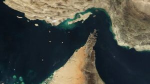 Imagem aérea do fechamento do Estreito de Ormuz pelo Irã