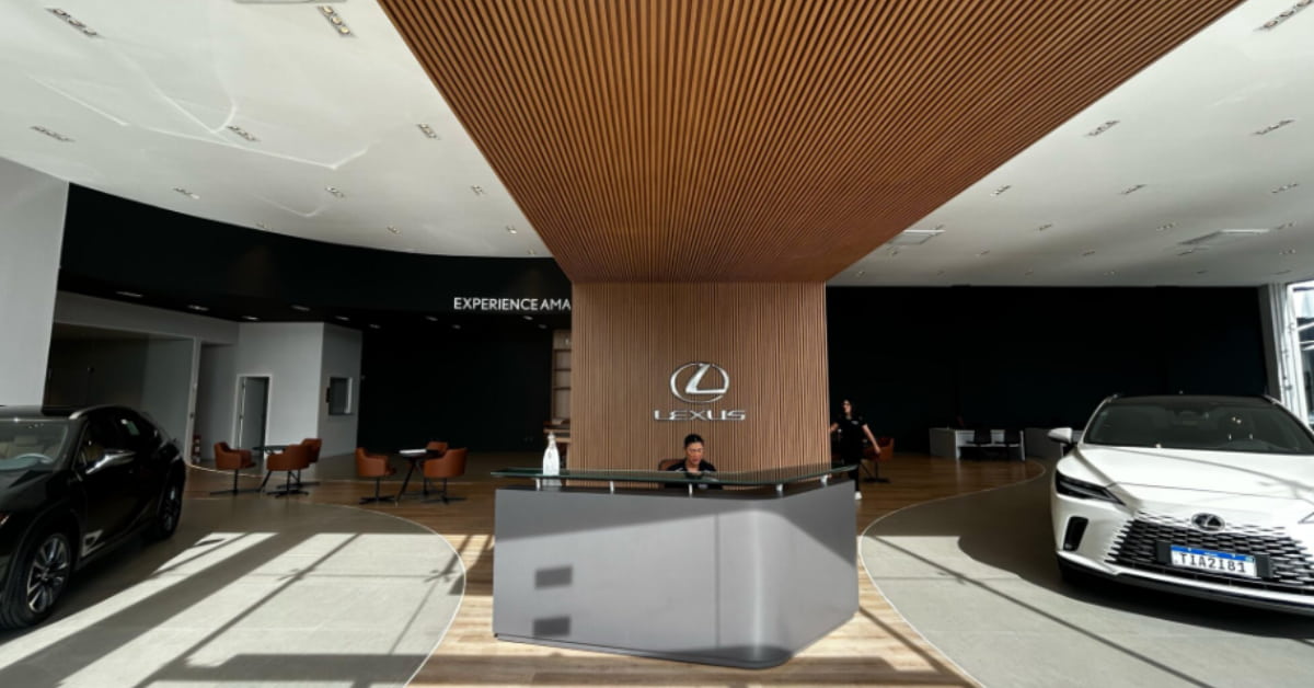 Fachada da concessionária Lexus Fortaleza que lidera vendas no Brasil
