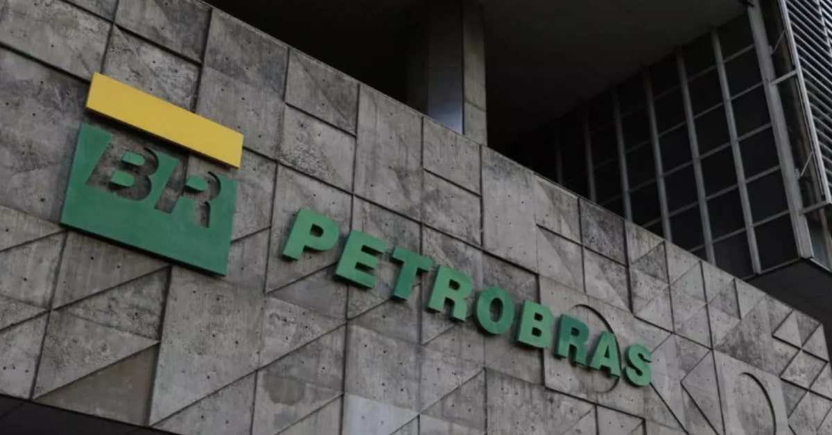 Petrobras amplia frota com Transpetro em novo acordo naval