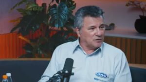 Presidente da JAC Motors durante entrevista que se envolveu no caso de discriminação contra deficientes.