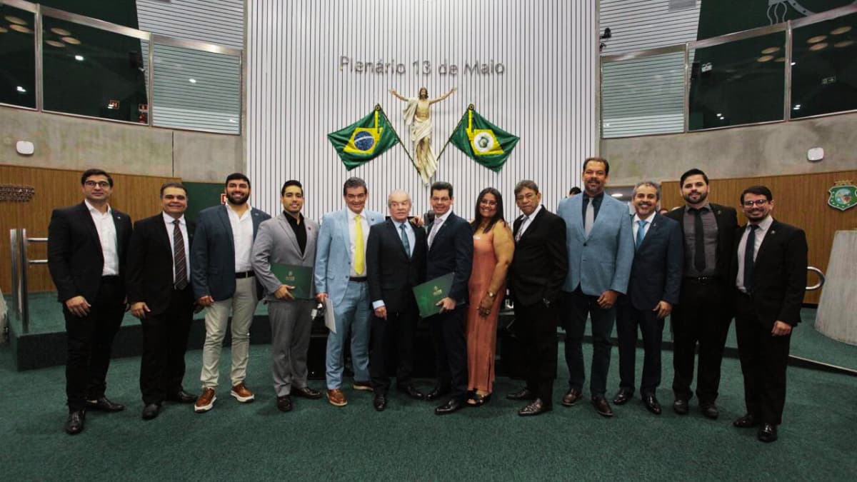 Executivos e colaboradores do Grupo Fornecedora foram homenageados na Alece pelos 70 anos de atuação