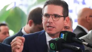 Presidente da Câmara Hugo Motta discursa sobre a revogação do aumento do IOF na Câmara