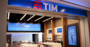 Conselho da TIM aprova grupamento e desdobramento de ações para melhorar liquidez e distribuição de dividendos