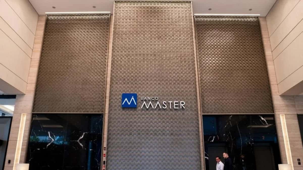 Fachada interna do Banco Master, foco de investigação sobre irregularidade na venda de ativos ao BRB