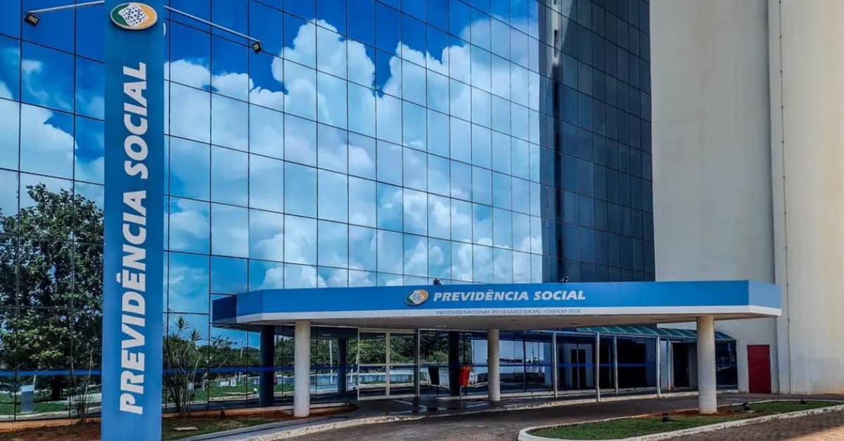 Aposentados consultam dados no INSS sobre ressarcimento dos valores descontados indevidamente