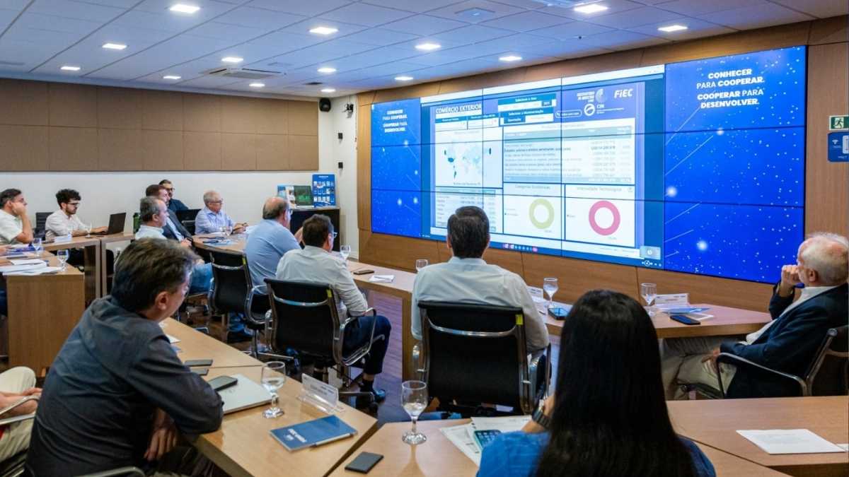 Reunião na FIEC apresenta dados sobre a exportação cearense aos EUA.