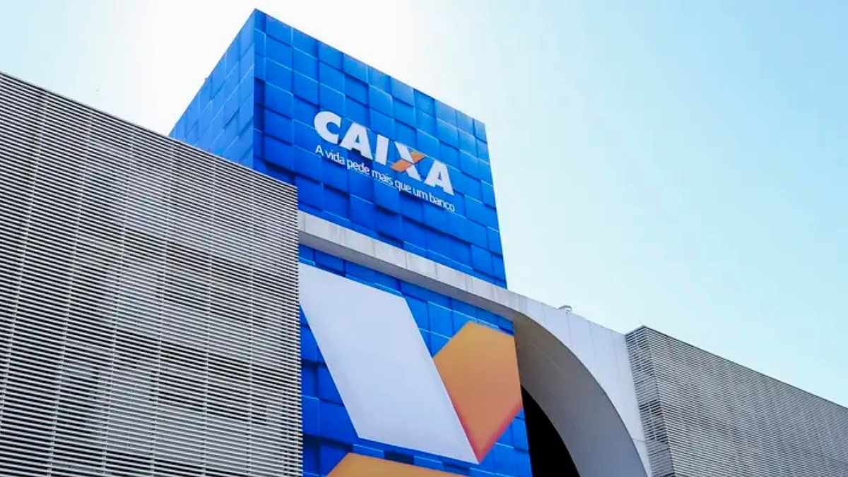 Fachada da Caixa Econômica Federal, instituição que oferece o Empréstimo com Garantia de Imóvel Caixa.