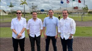 Diretores do Grupo Carmais visitam a fábrica da BYD na Bahia