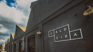 Fachada do Instituto Caldeira, hub de inovação em Porto Alegre