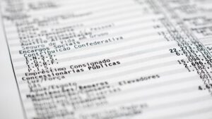 Demonstrativo de contracheque com destaque para FGTS, ilustrando o lucro do FGTS em 2024.
