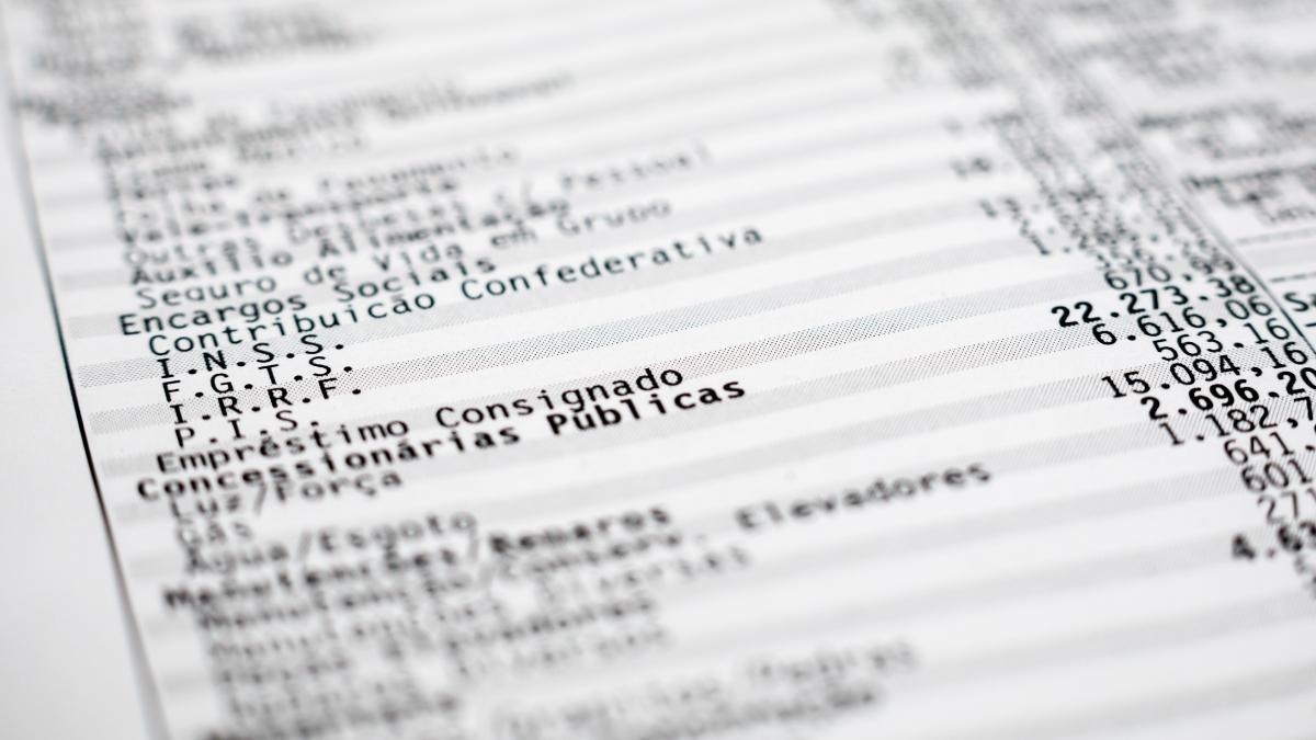 Demonstrativo de contracheque com destaque para FGTS, ilustrando o lucro do FGTS em 2024.