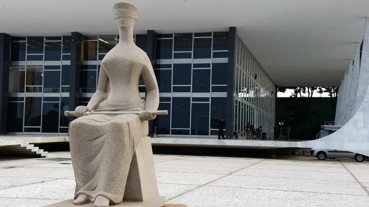 Apreensão de bens sem ordem judicial validada pelo STF.