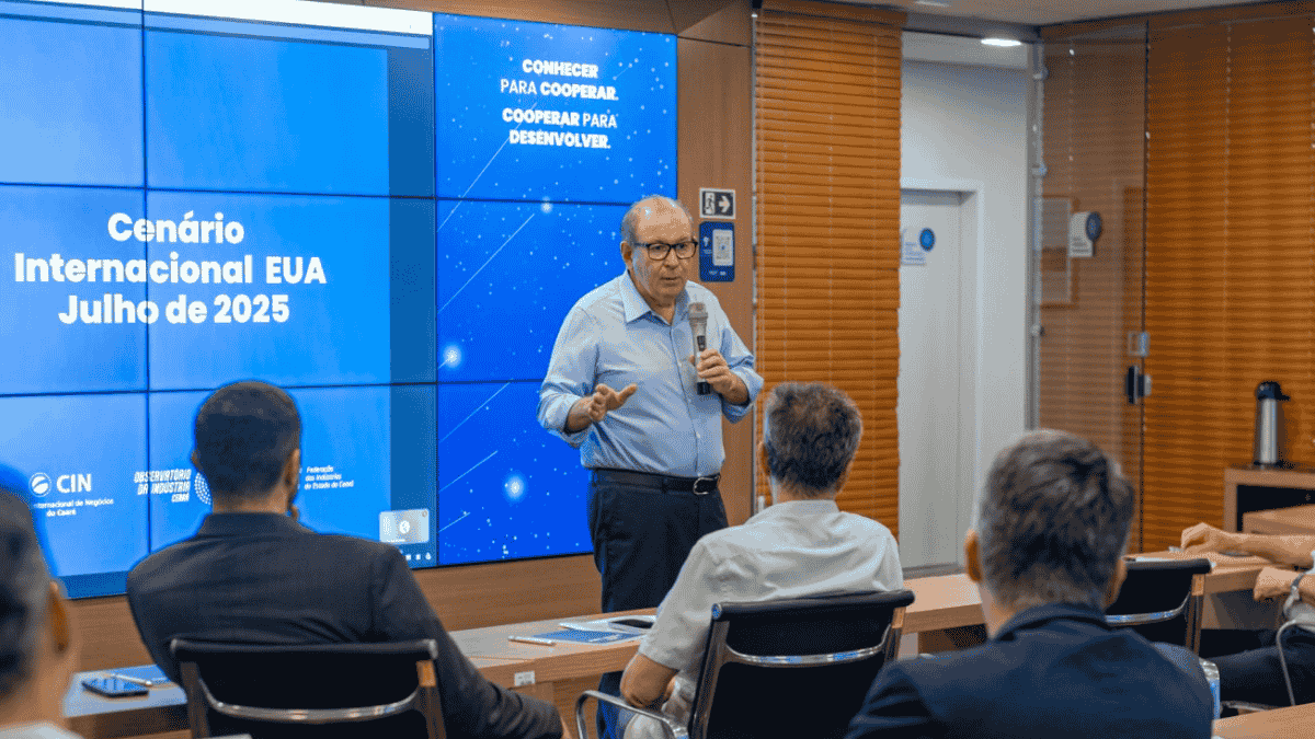 Ricardo Cavalcante apresenta impactos da tarifa dos EUA sobre a exportação cearense