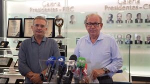 Amílcar Silveira e Ricardo Cavalcante durante coletiva FIEC crise tarifária.