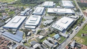 Complexo industrial da Grendene no 2T25, com várias unidades de produção e áreas administrativas.