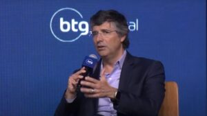 Lei Magnitsky e bancos: André Esteves, do BTG Pactual, comenta impacto das sanções e cenário econômico em 2026