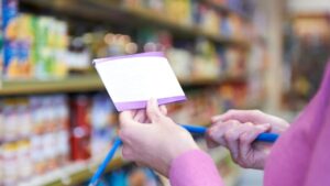 Governo prepara decreto para limitar a taxa do vale-refeição e vale-alimentação.