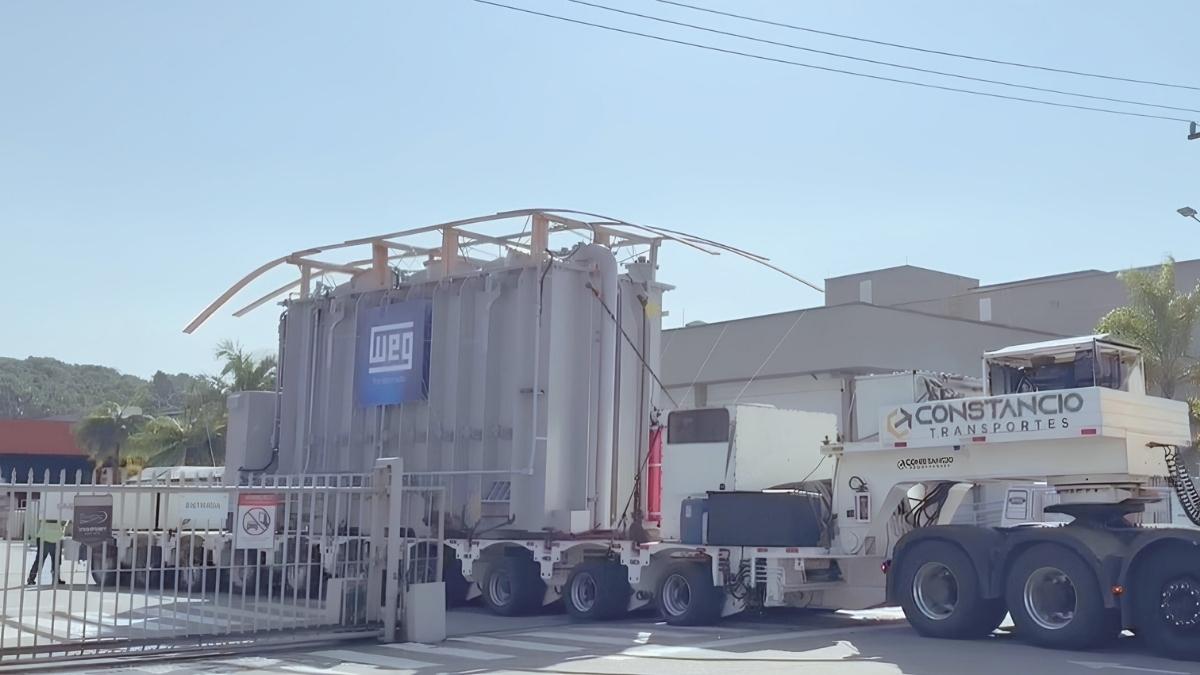 Complexo Fotovoltaico Arapuá da Kroma Energia recebe transformador da WEG