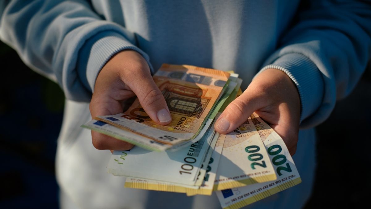 Confiança do consumidor zona do euro segue negativa em setembro