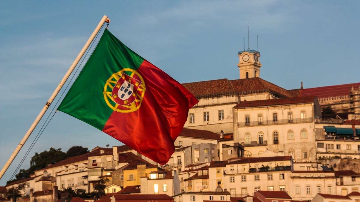 Mercado imobiliário português em 2025 com preços recordes e vendas em alta