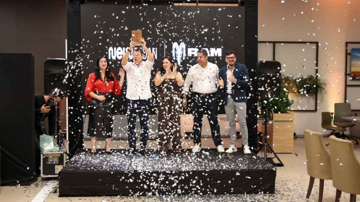 Premiação do Grupo New reconhece Newsedan RAM e Jeep com destaque nacional