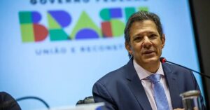 Bloqueio orçamentário anunciado pelo ministro da Fazenda Fernando Haddad