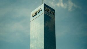 fusão BBVA Sabadell e influência dos grandes fundos internacionais