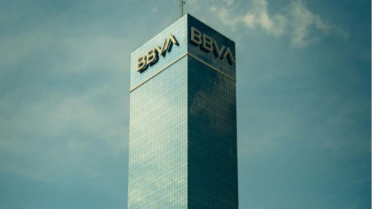 fusão BBVA Sabadell e influência dos grandes fundos internacionais
