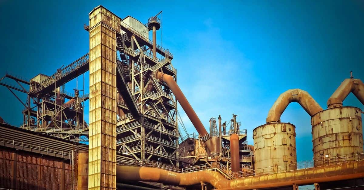 Produção industrial recua 0,2% em julho, segundo IBGE