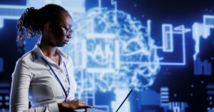 Uso da inteligência artificial na indústria com profissional operando computador