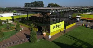 fachada da Ambipar Group em São Paulo durante disputa sobre recuperação judicial da Ambipar no Rio de Janeiro