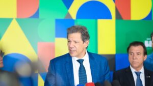 Fernando Haddad fala coletiva de imprensa no Ministério da Fazenda, em Brasília.