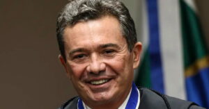 Presidente do TCU, Vital do Rêgo, durante cerimônia oficial em Brasília. O ministro criticou a meta fiscal do governo Lula.