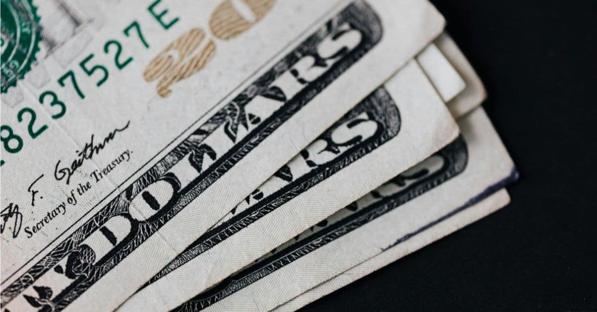 dólar hoje cai após CPI dos EUA e aposta em corte de juros pelo Fed