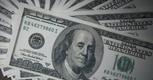 Leilão de dólar realizado pelo Banco Central acontece a partir desta segunda-feira