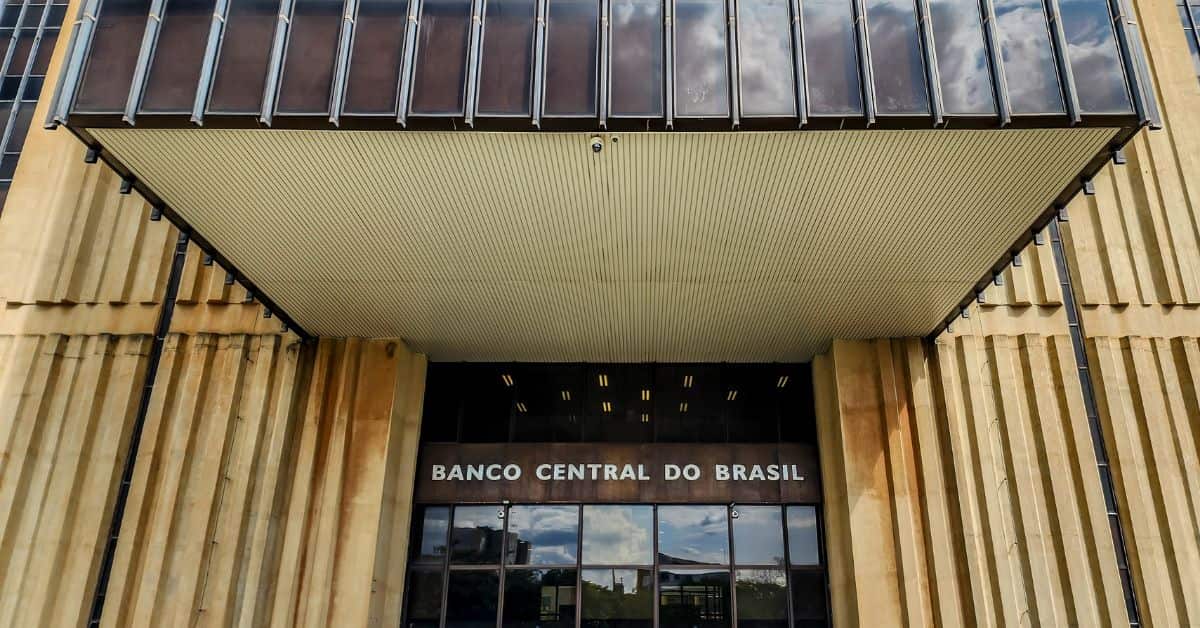Fachada da sede do Banco Central do Brasil em Brasília, órgão responsável pela divulgação do Relatório Focus hoje