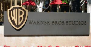 Fachada da Warner Bros em Burbank, centro das negociações de venda