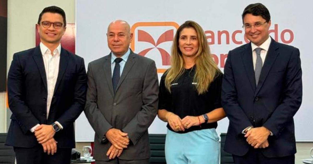 Presidente do BNB Wanger de Alencar e participantes no lançamento do InvestAmigo Banco do Nordeste