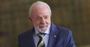 Lula sanciona a Lei dos serviços financeiros com vetos sobre portabilidade automática.