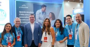 Rede ICC Saúde no Ceará RH 2025 com Pedro Meneleu e Técia Caetano apresentando soluções corporativas de saúde integrada