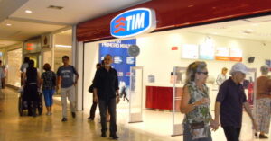 Lucro da TIM no 3T25 reflete avanço do pós-pago e controle de custos